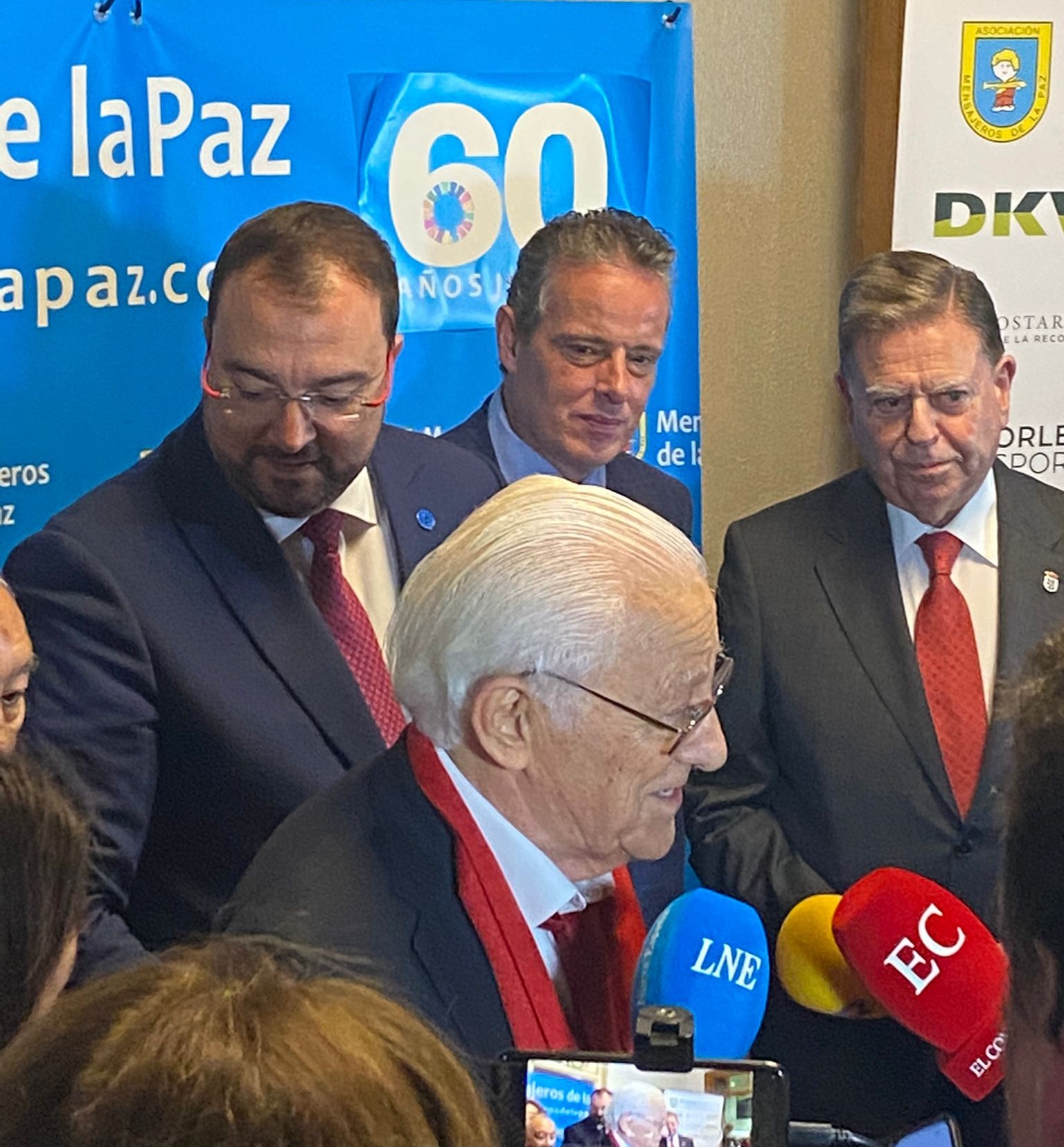 el padre ángel ante la prensa