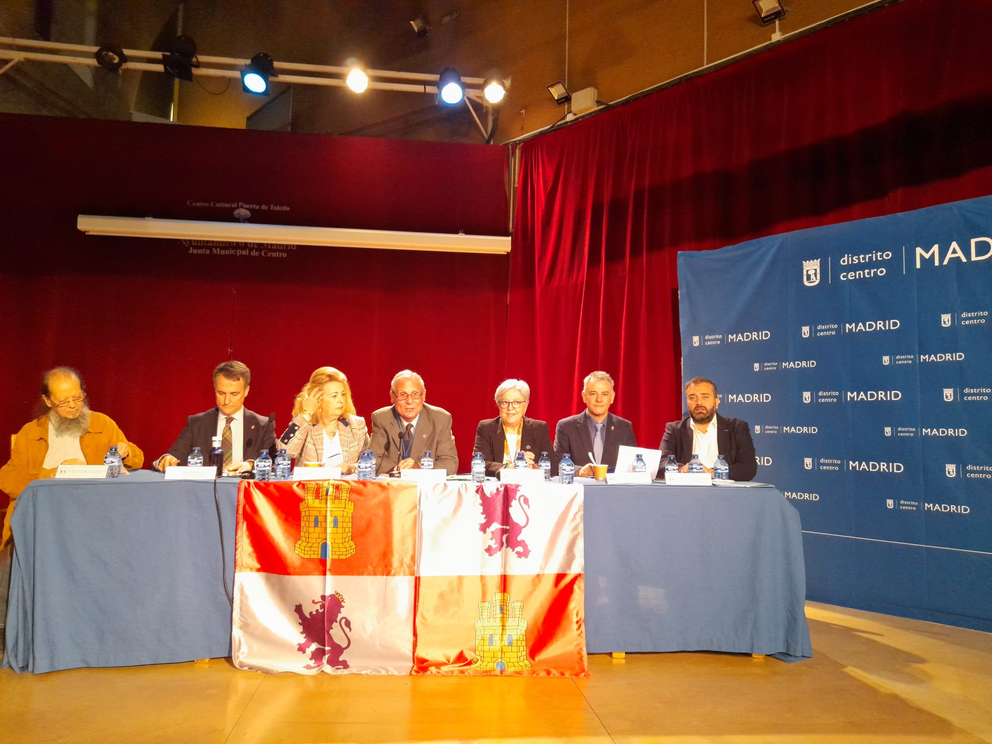 Foto mesa de ponentes