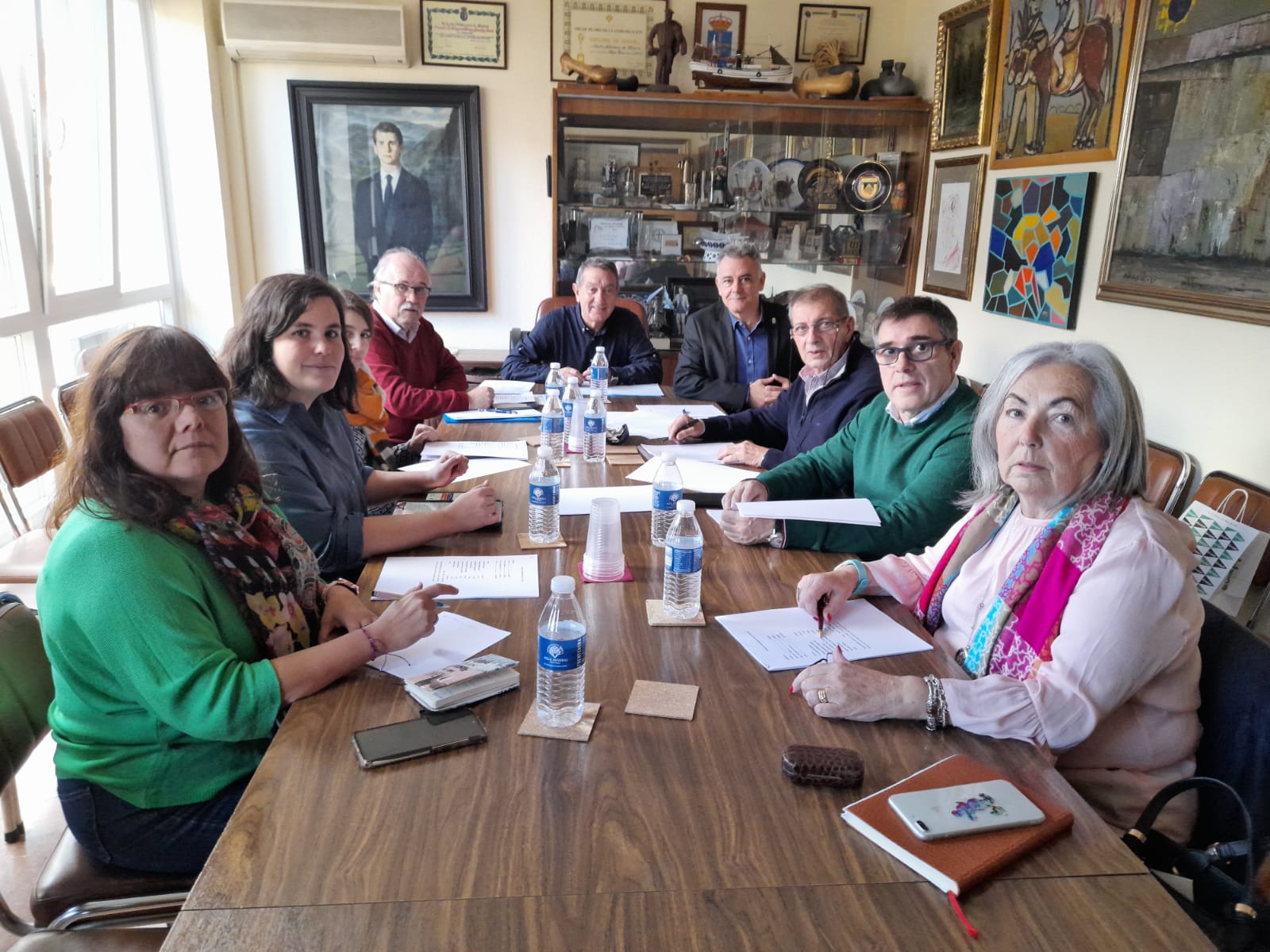 La Junta Directiva de FICA reunida